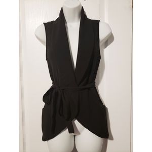 Suzy Shier Sleeveless Blazer Vest